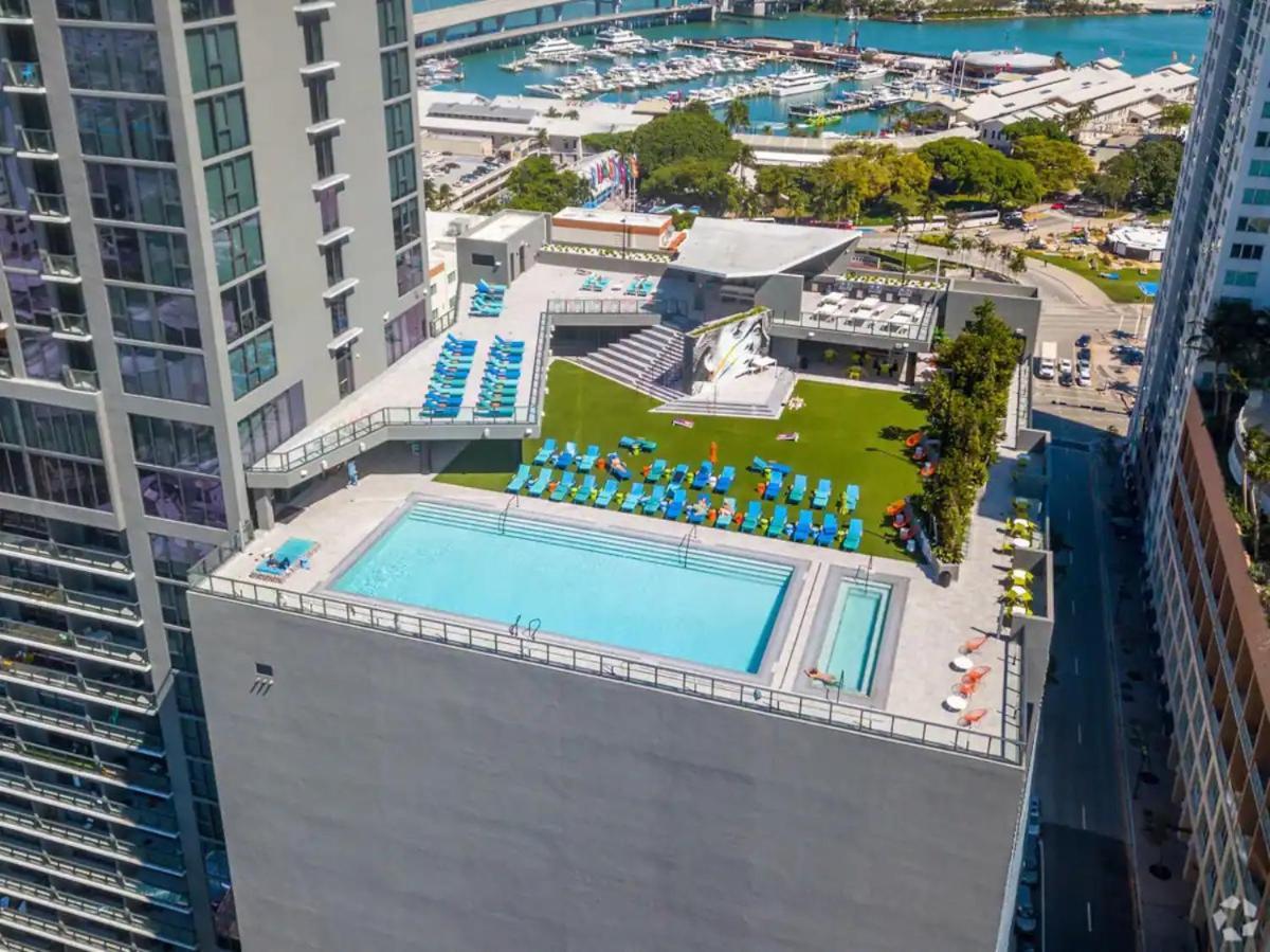 Breezy Stays Luxury Residences - Near Kaseya Center Miami Exterior photo