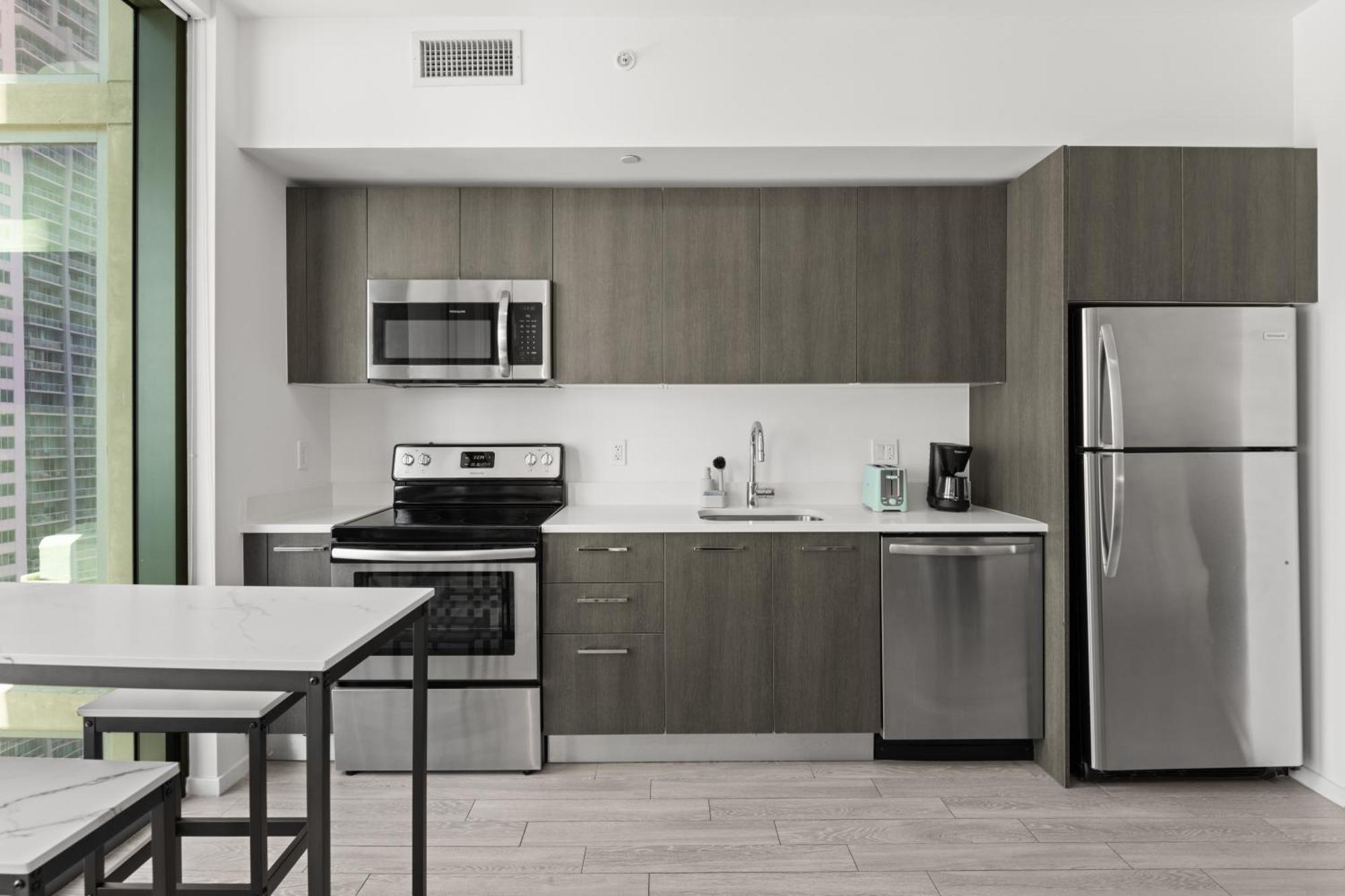 Breezy Stays Luxury Residences - Near Kaseya Center Miami Exterior photo