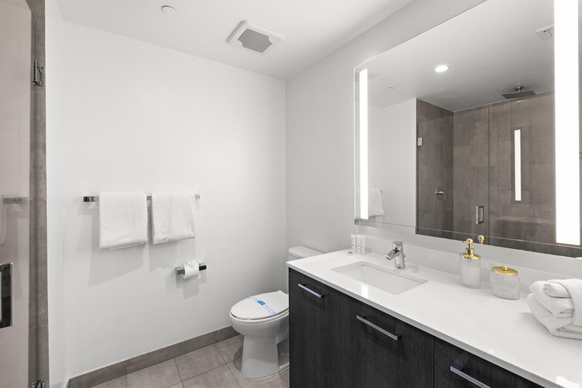 Breezy Stays Luxury Residences - Near Kaseya Center Miami Exterior photo