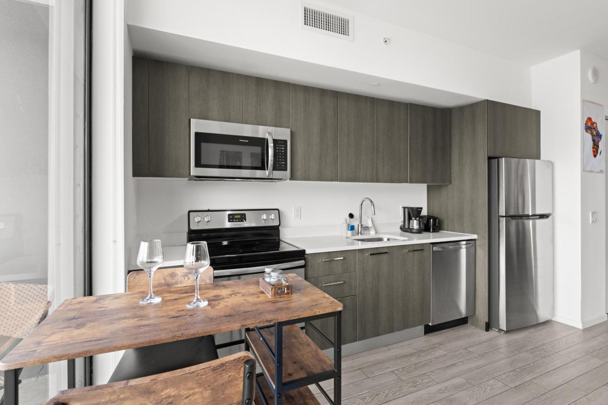 Breezy Stays Luxury Residences - Near Kaseya Center Miami Exterior photo